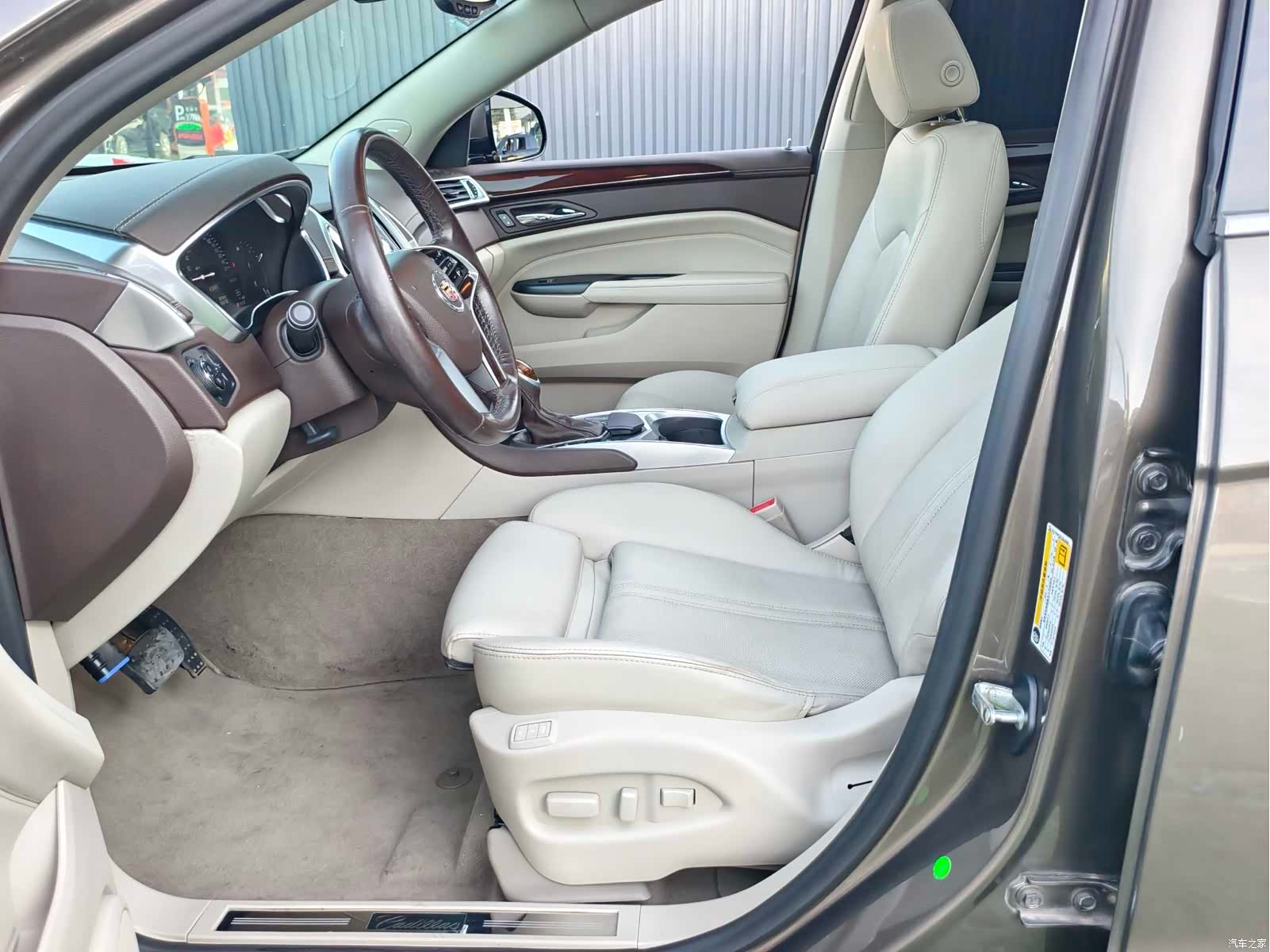 Cadillac SRX, 2015 6