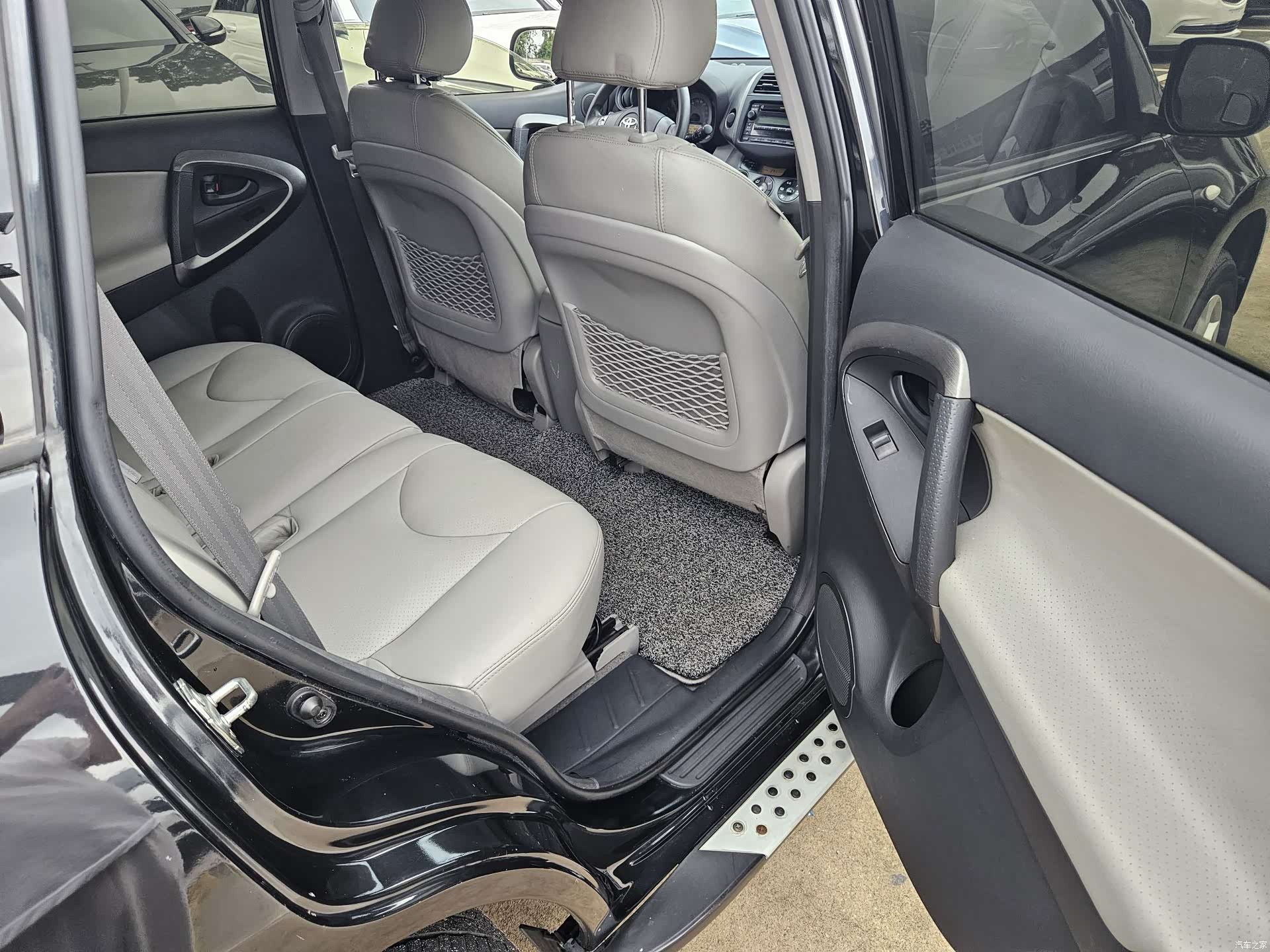 Toyota RAV4, 2011 17