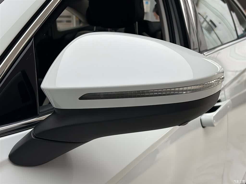 Volkswagen Sagitar, 2026 7