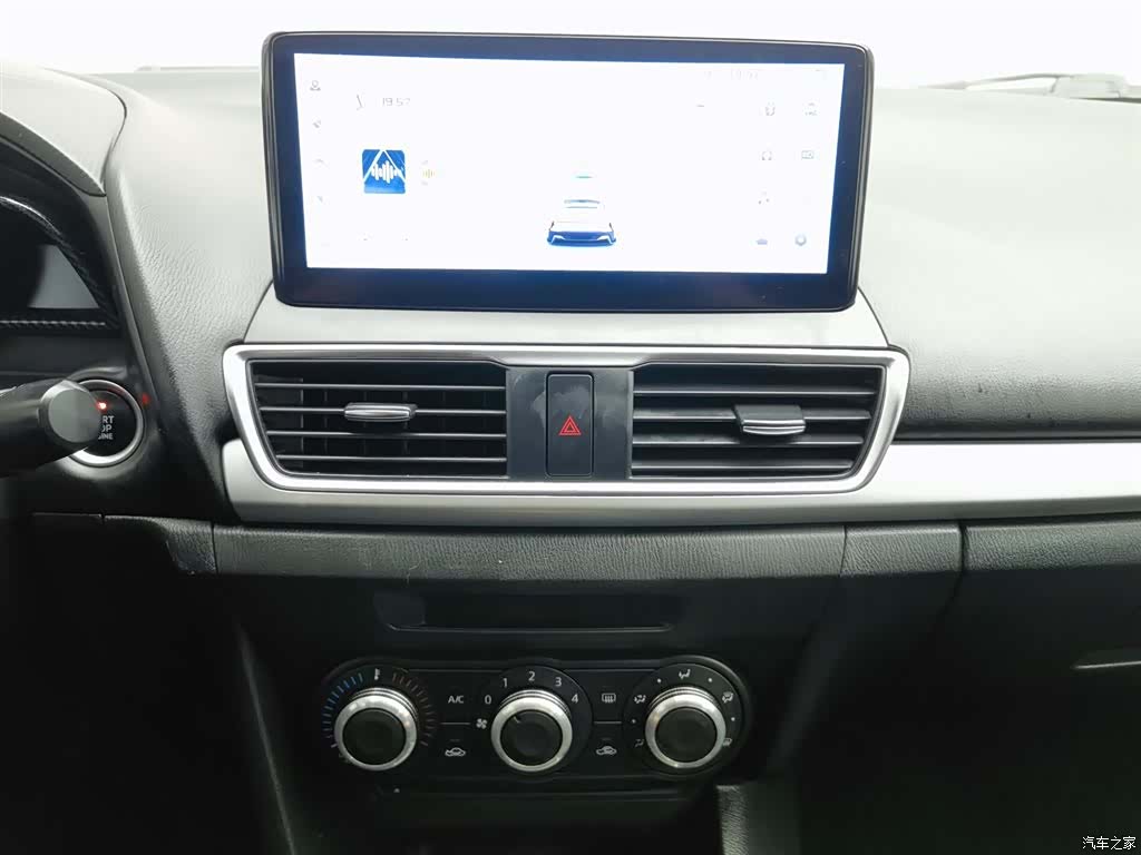 Mazda Mazda3, 2016 12