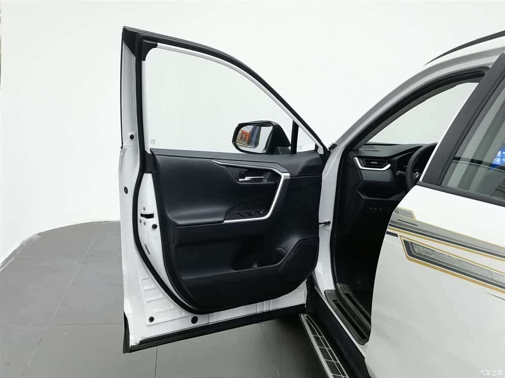 Toyota RAV4, 2021 8