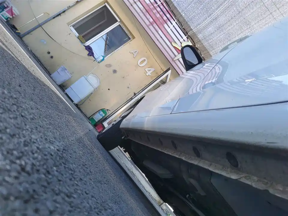 Toyota YARiS L to enjoy