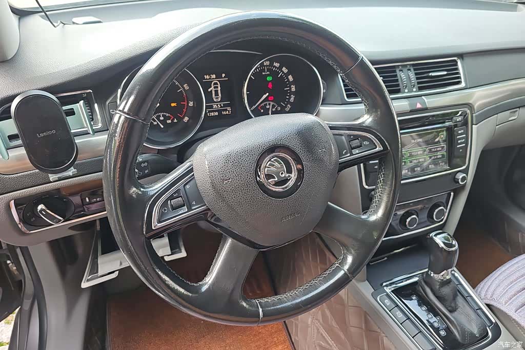 Skoda Superb, 2014 15