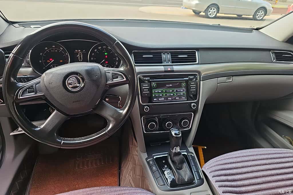 Skoda Superb, 2014 12