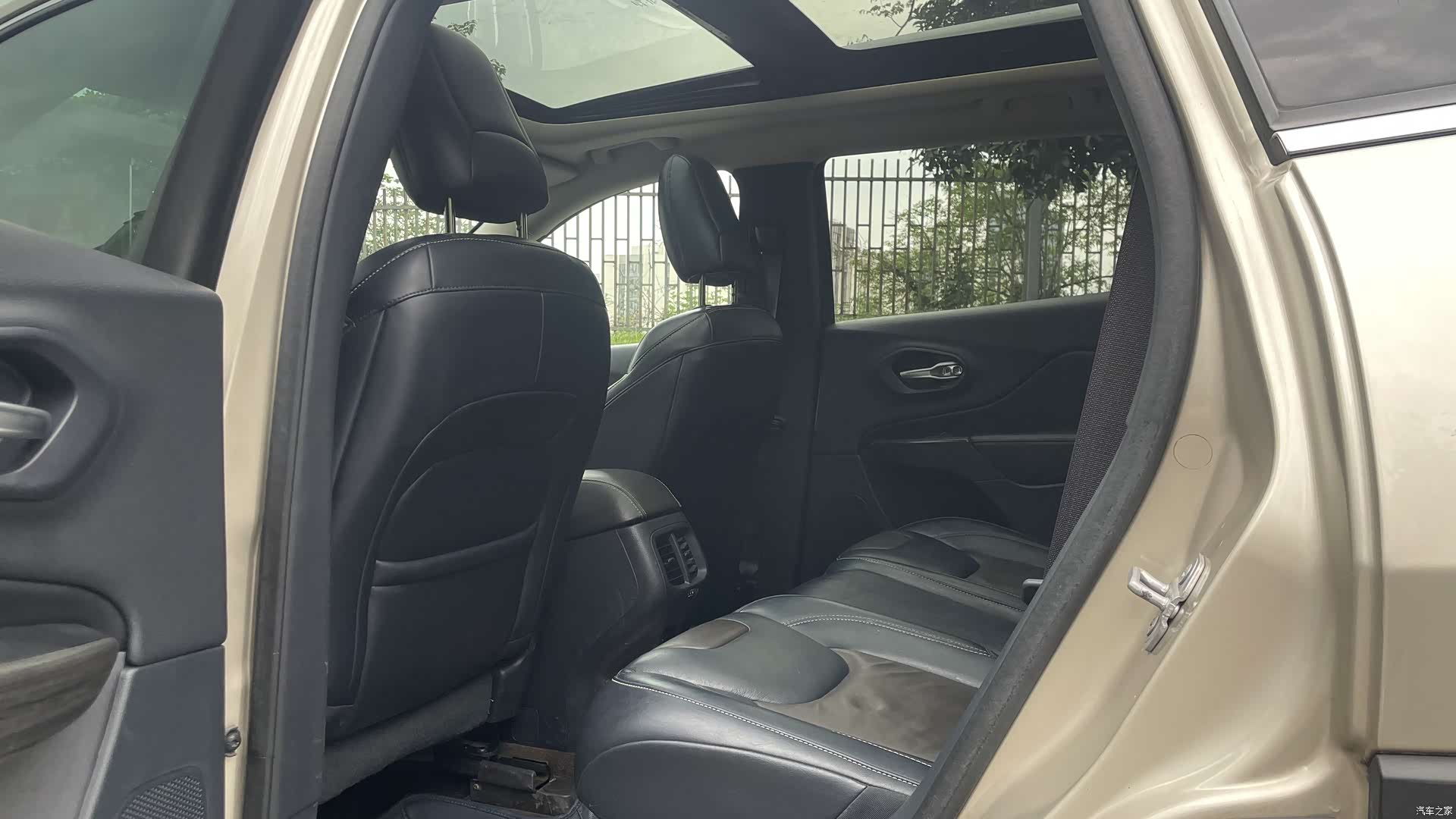 Jeep Cherokee, 2015 10