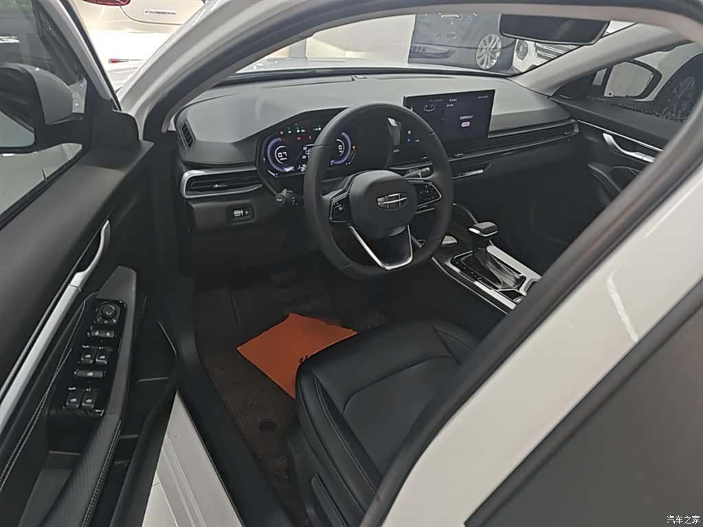Geely Emgrand, 2025 16