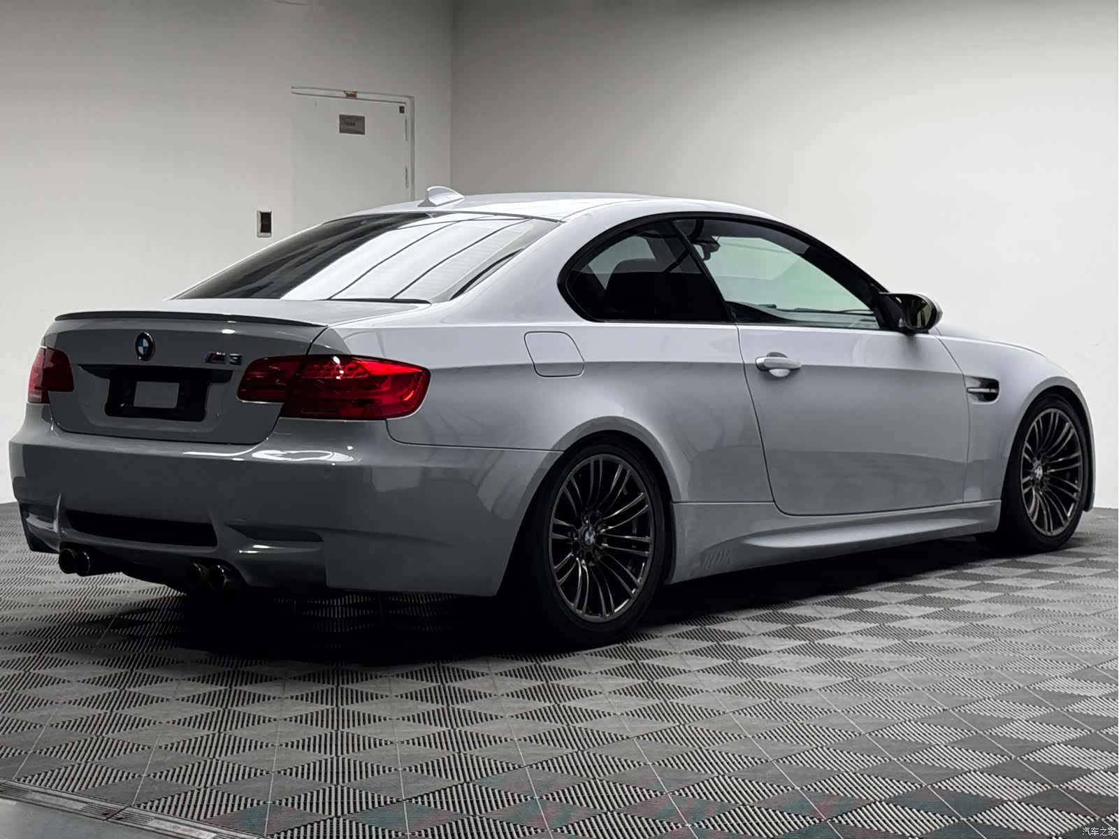 BMW M3, 2011 6