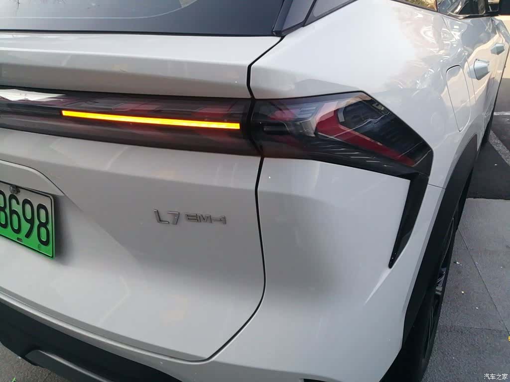 Geely Galaxy L7, 2025 24