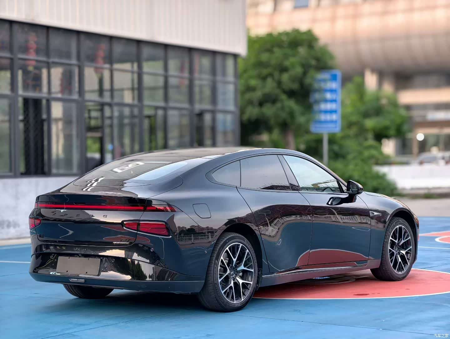 Xpeng P7, 2023 9