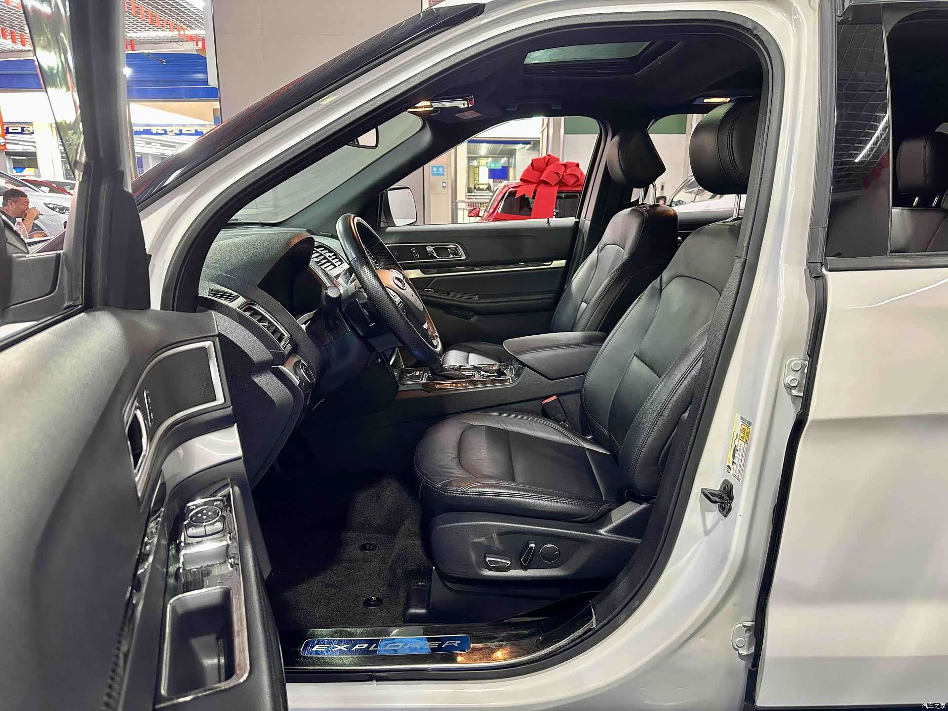 Ford Explorer, 2018 все фото