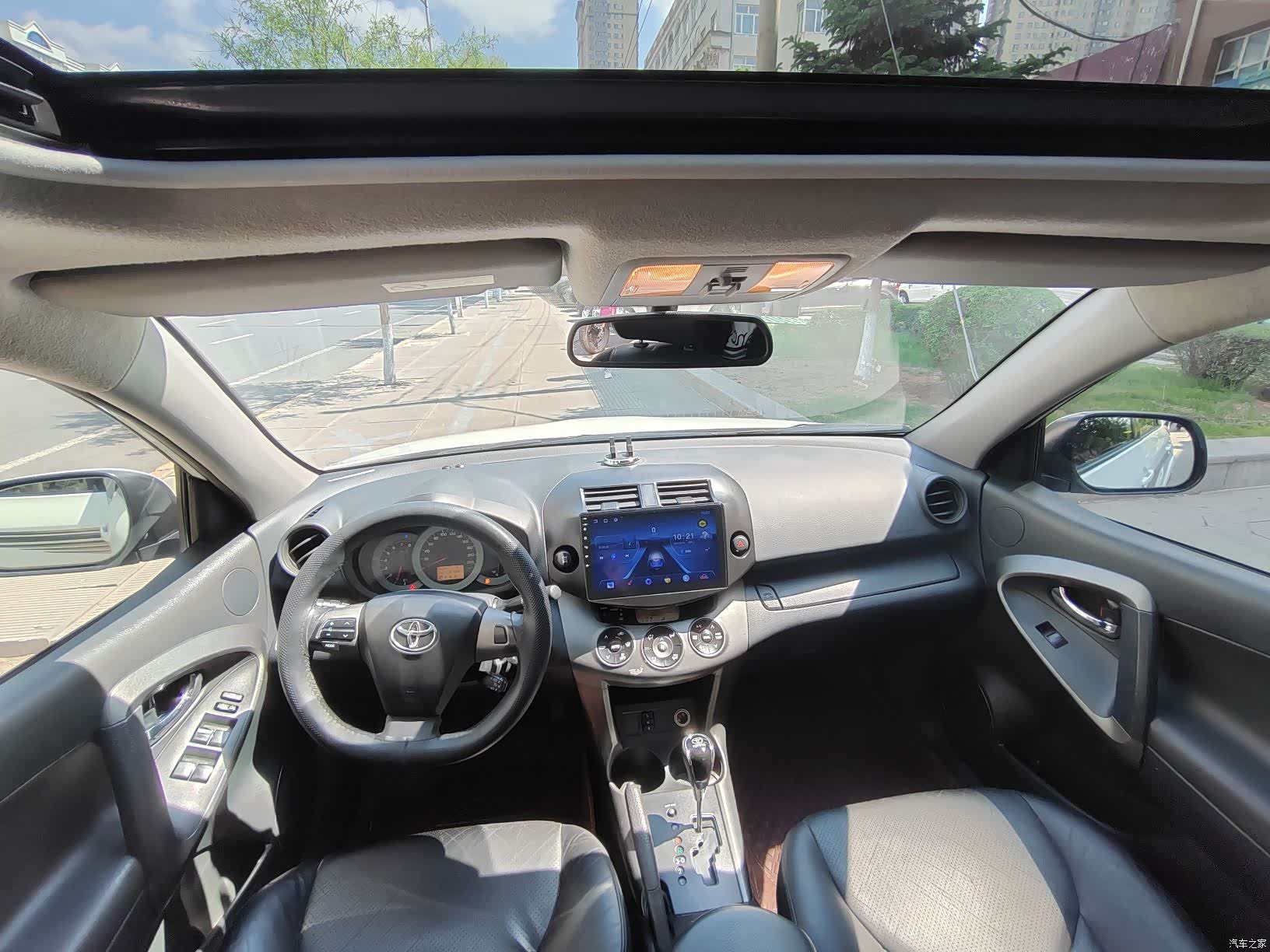 Toyota RAV4, 2012 8