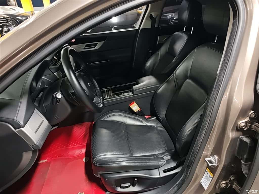 Jaguar XF, 2016 15
