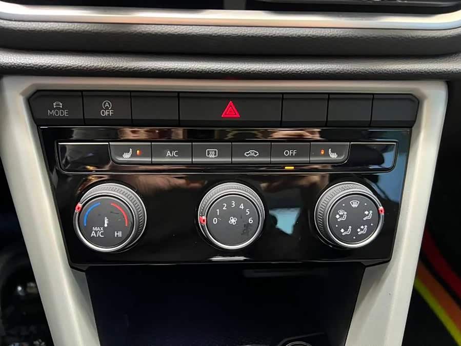 Volkswagen T-ROC 2023, фото 13