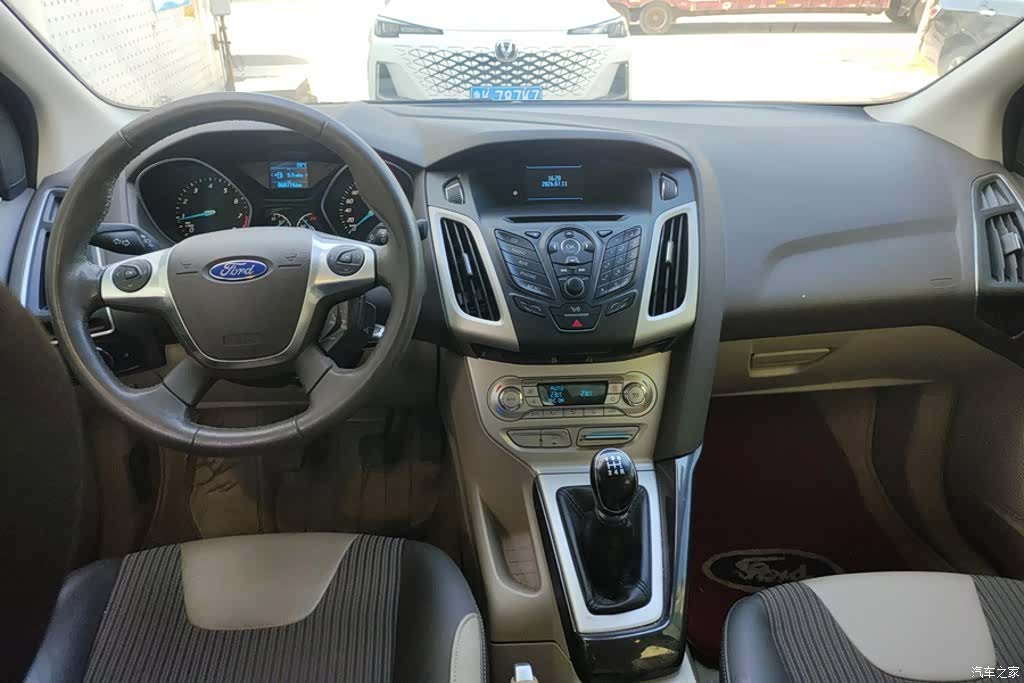 Ford Focus, 2013 12
