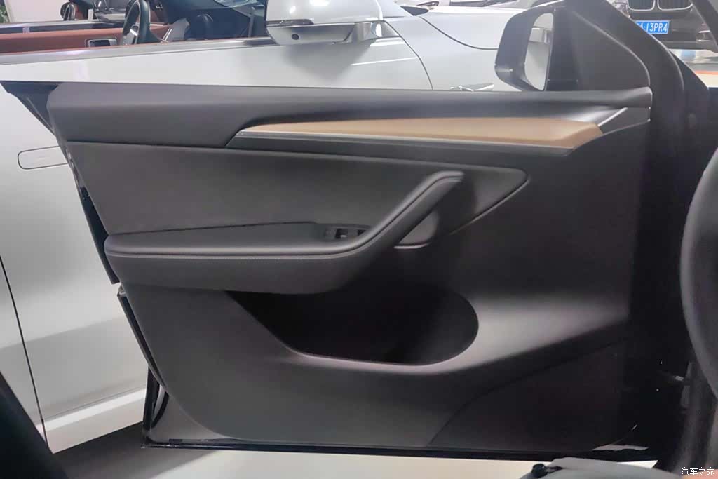 Tesla Model Y, 2022 7