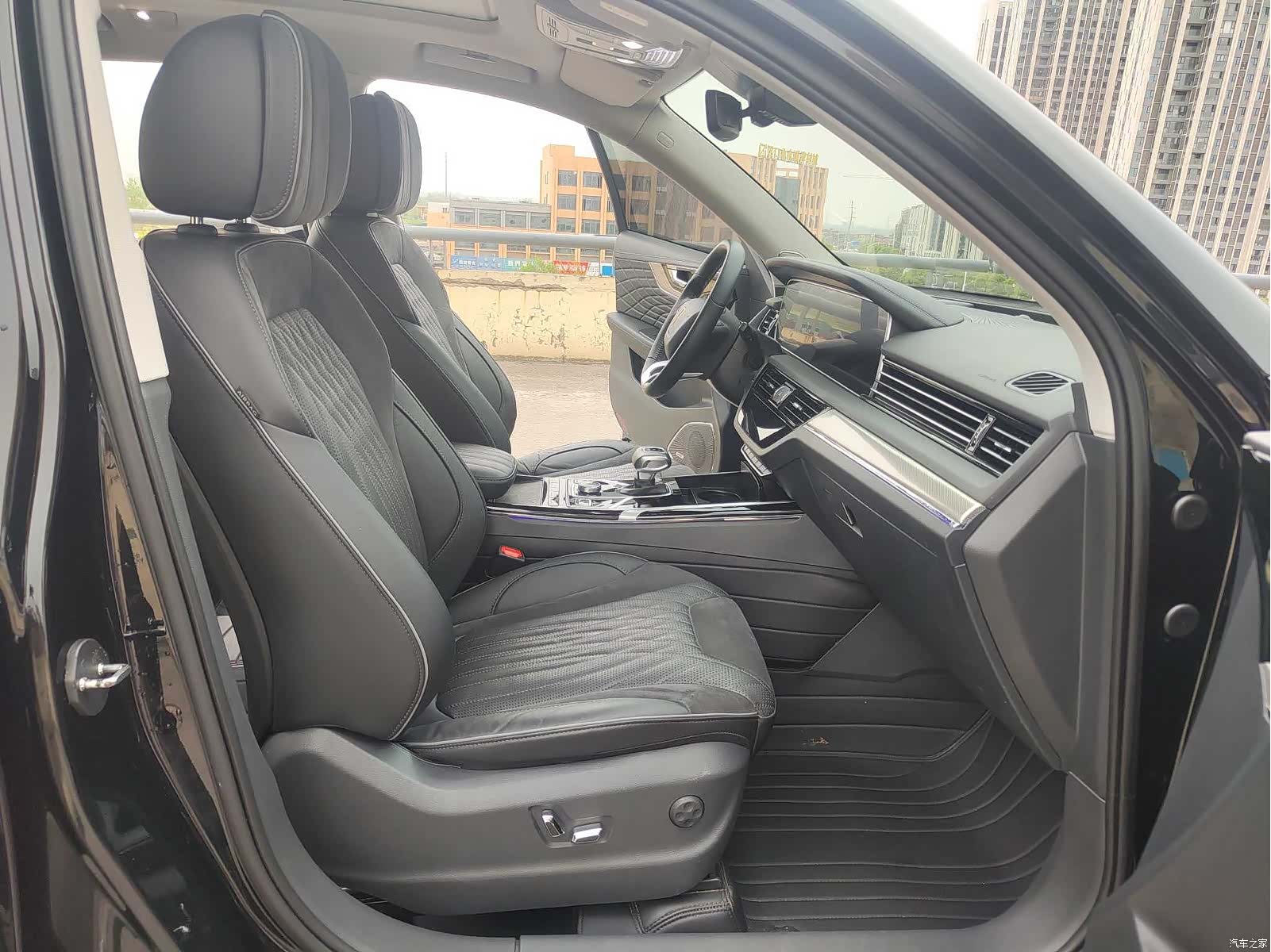 Hongqi HS5, 2022 9