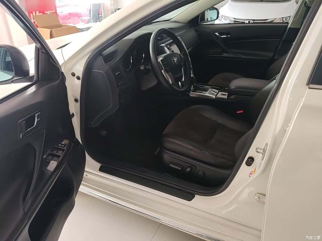 Toyota 2.5V, 2017 16