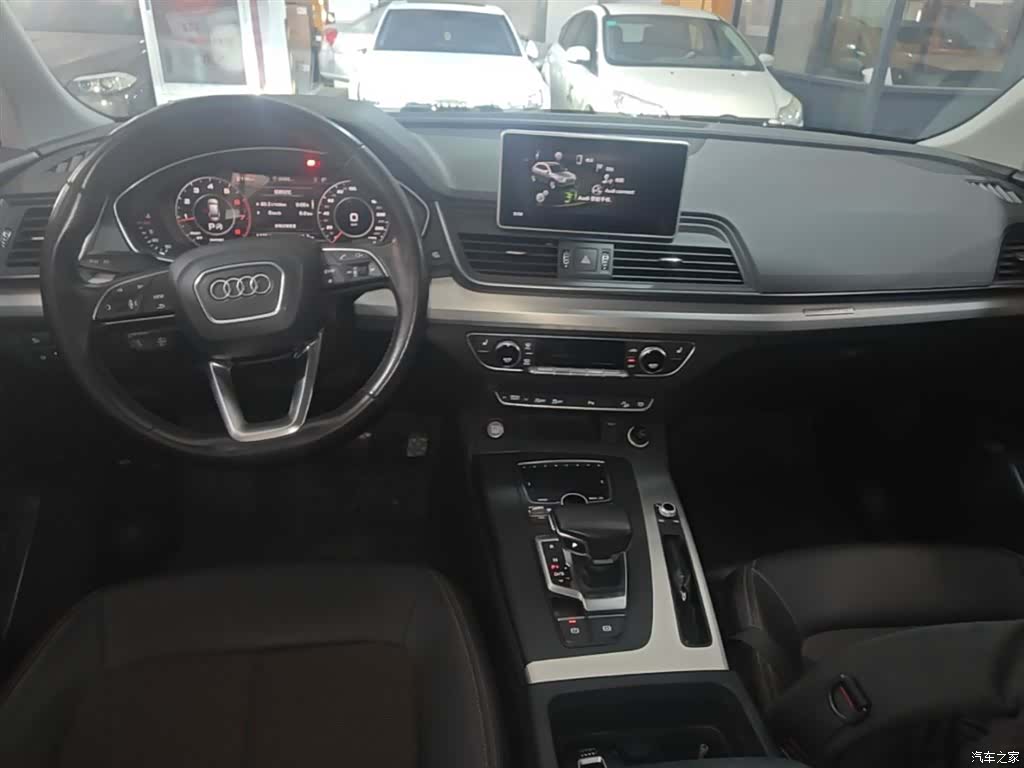 Audi Q5L, 2019 10