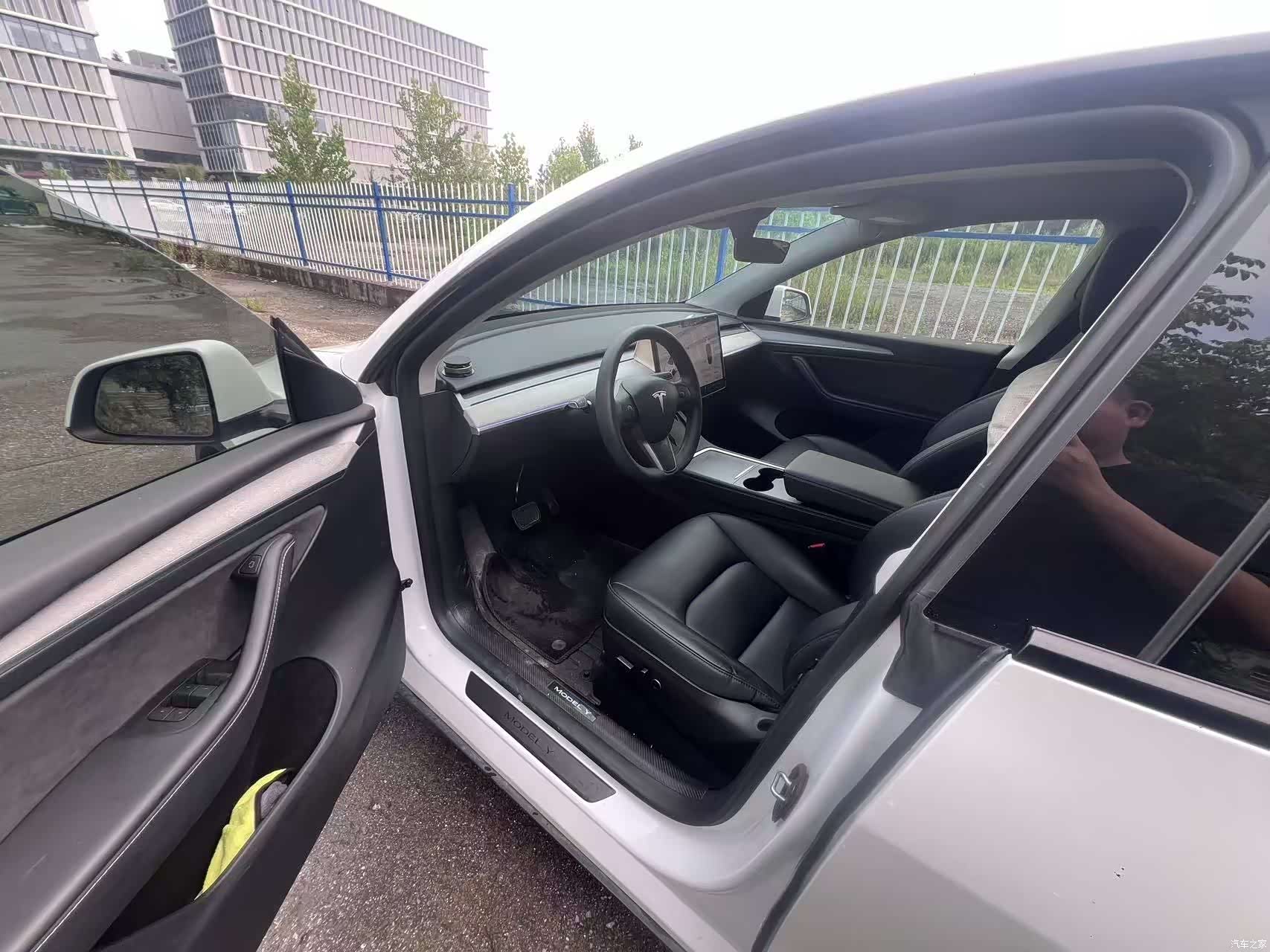 Tesla Model Y, 2025 6