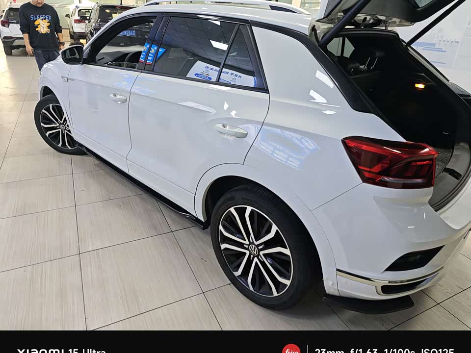 Volkswagen T-ROC exploring Songs