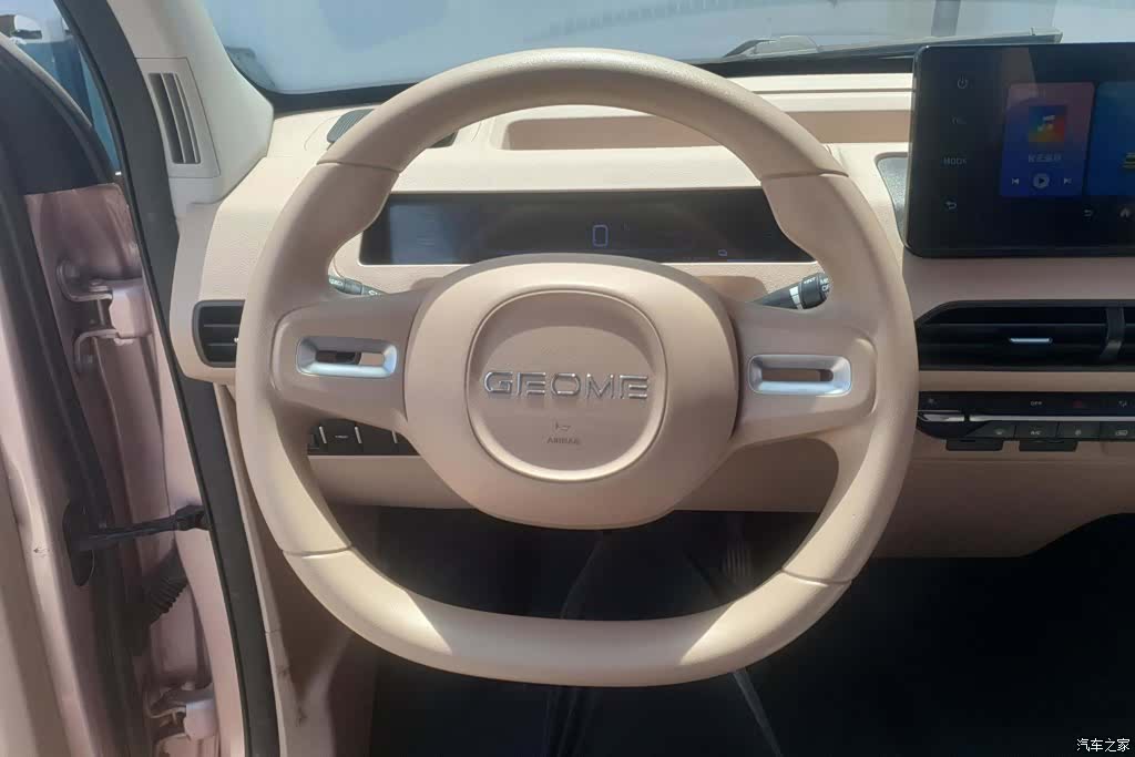 Geely Panda, 2023 15