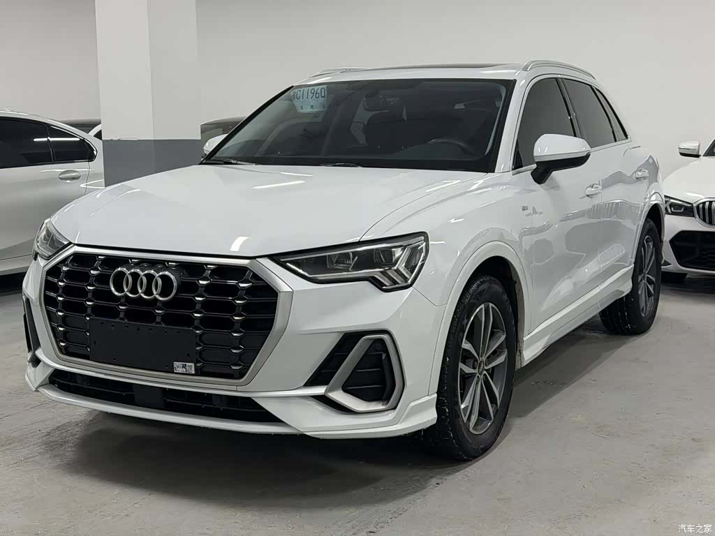 Audi Q3, 2022 1