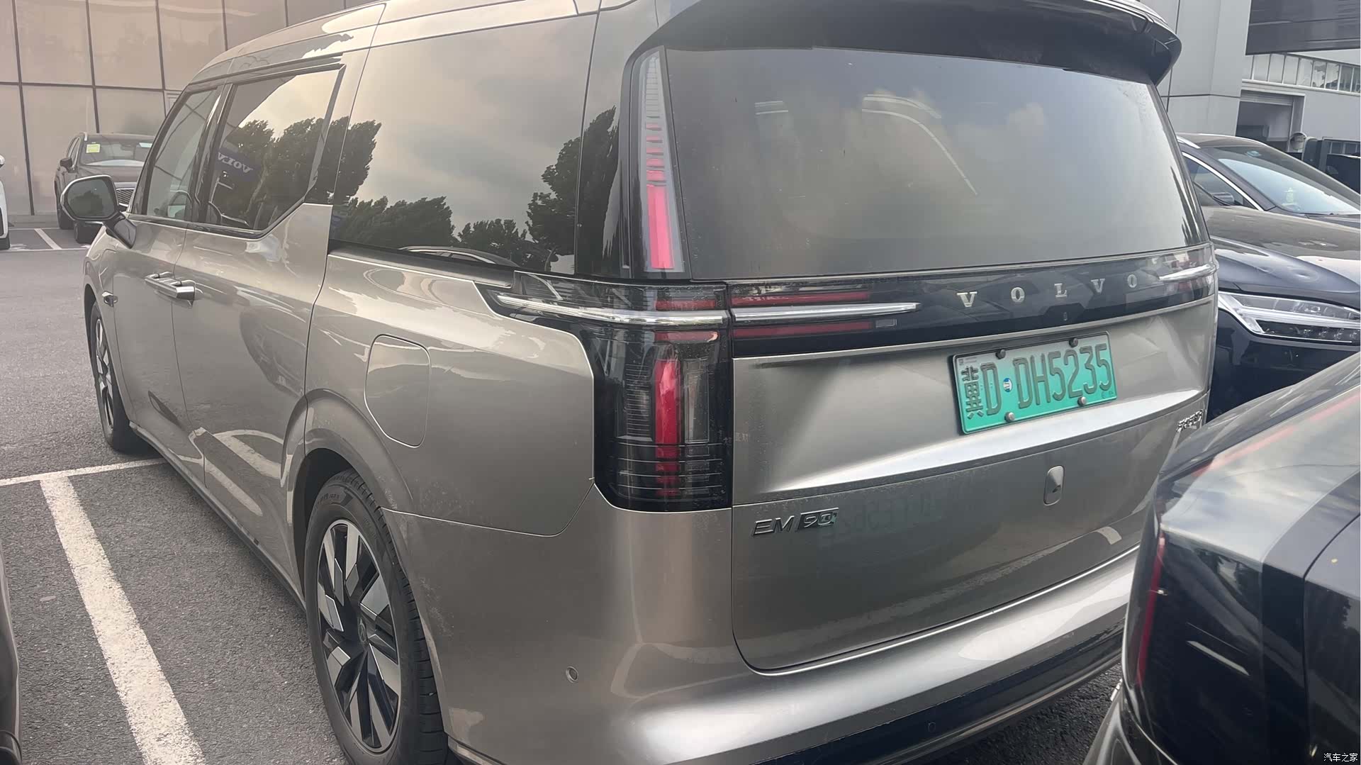 Volvo EM90, 2024 6