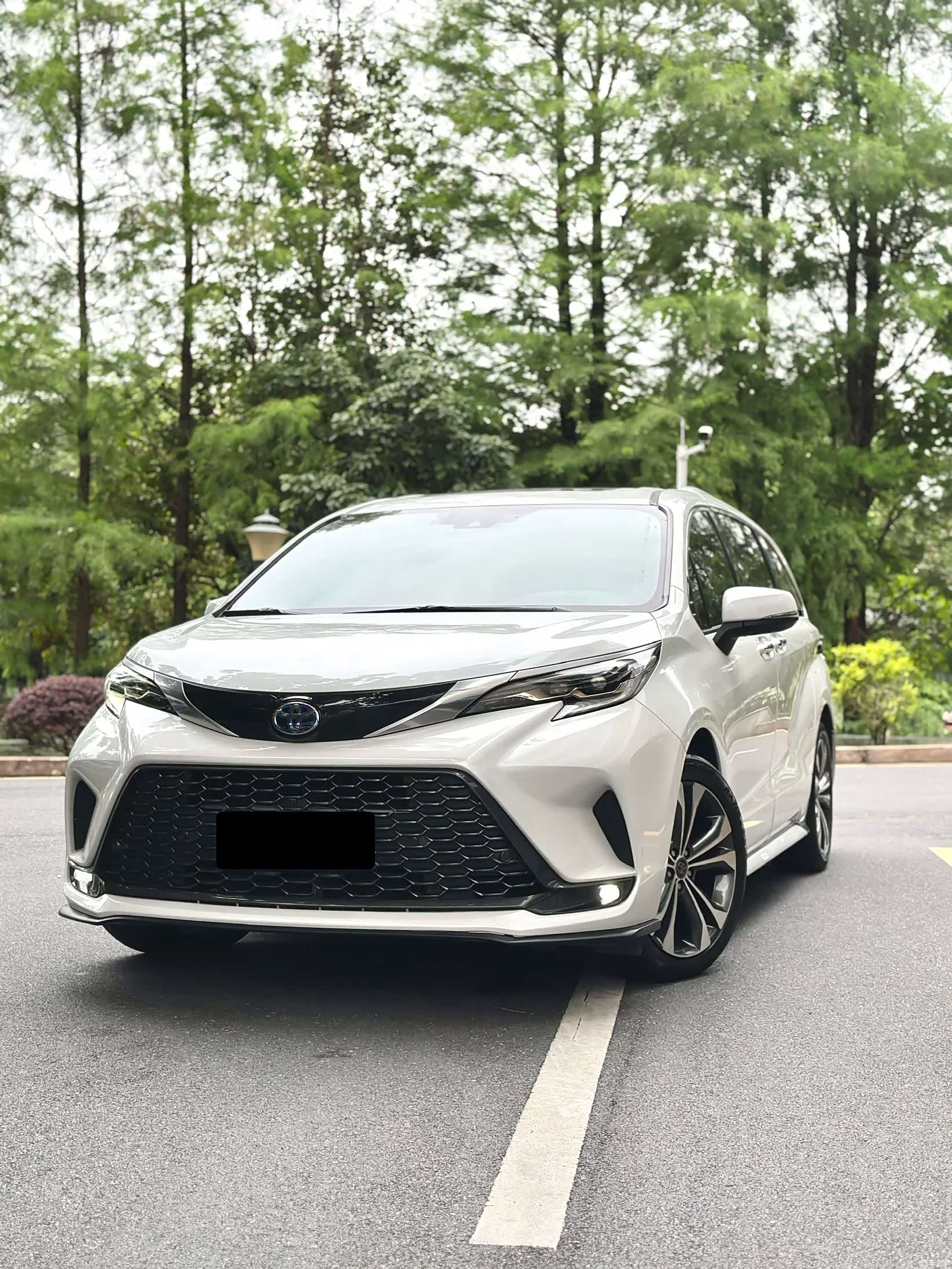 Toyota Granvia, 2023 3