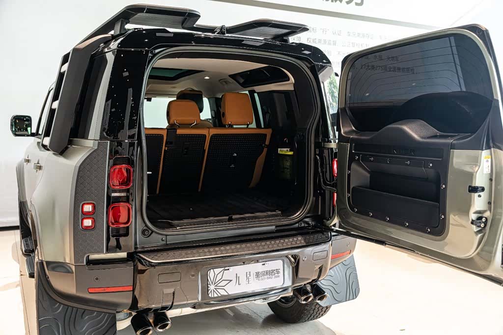 Land Rover Defender, 2023 17