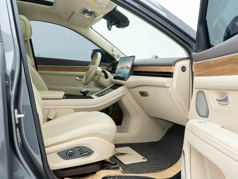 AITO Ask the world M7