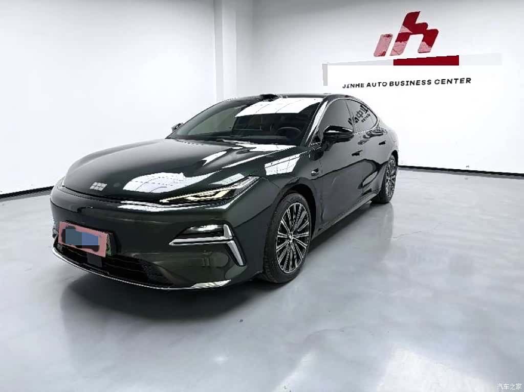 Geely 8, 2025 1