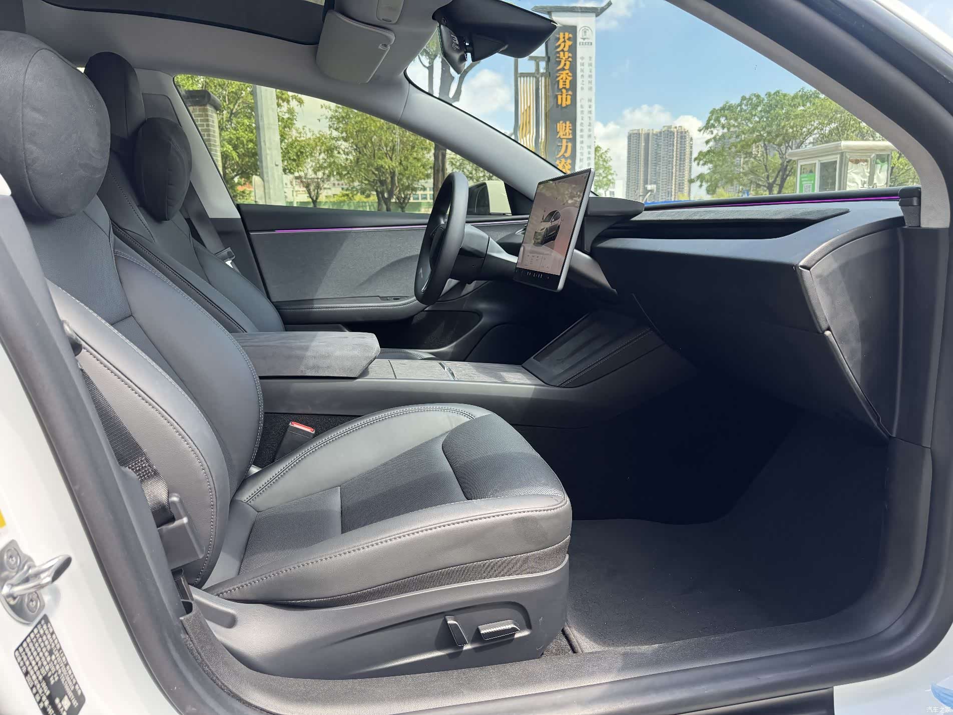 Tesla Model 3, 2025 10