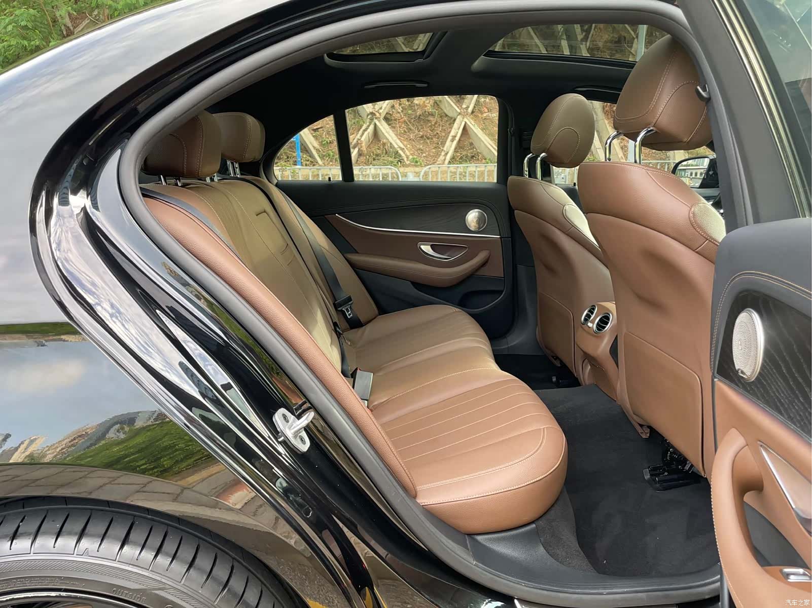 Mercedes-Benz E-Class, 2022 13
