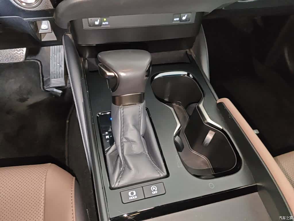 Lexus ES, 2024 14