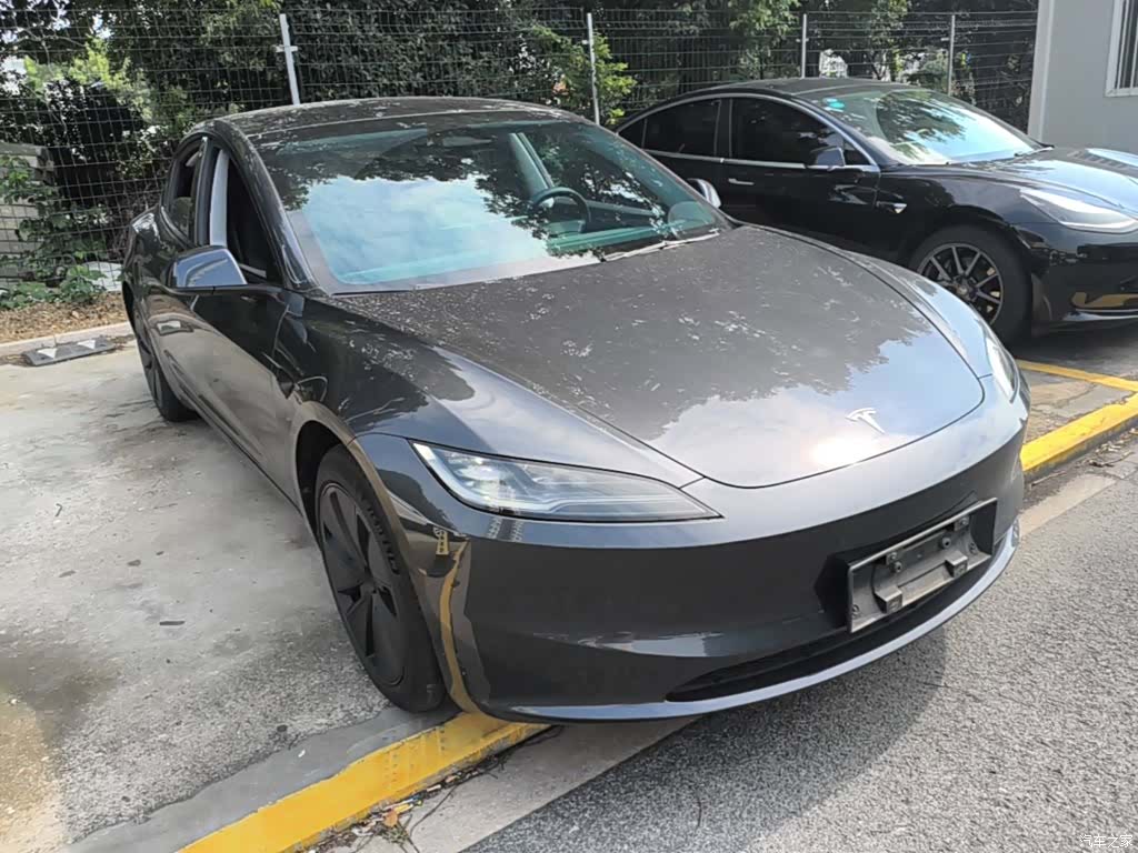 Tesla Model 3, 2024 4