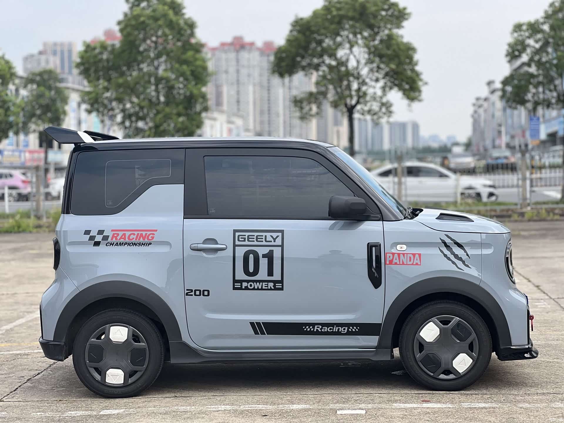 Geely Panda, 2025 12