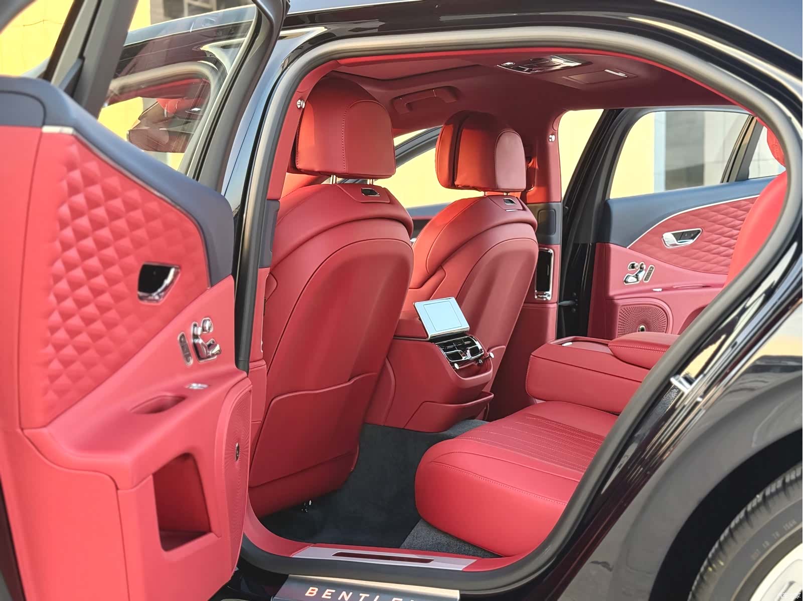 Bentley Flying Spur, 2022 все фото