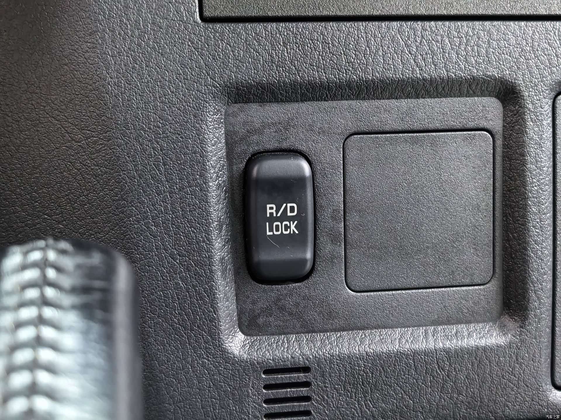 Mitsubishi Pajero, 2019 21