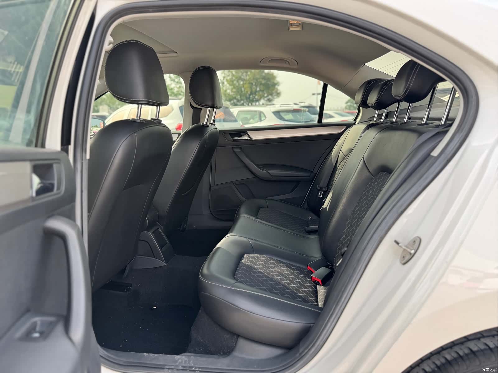 Skoda Rapid, 2019 19
