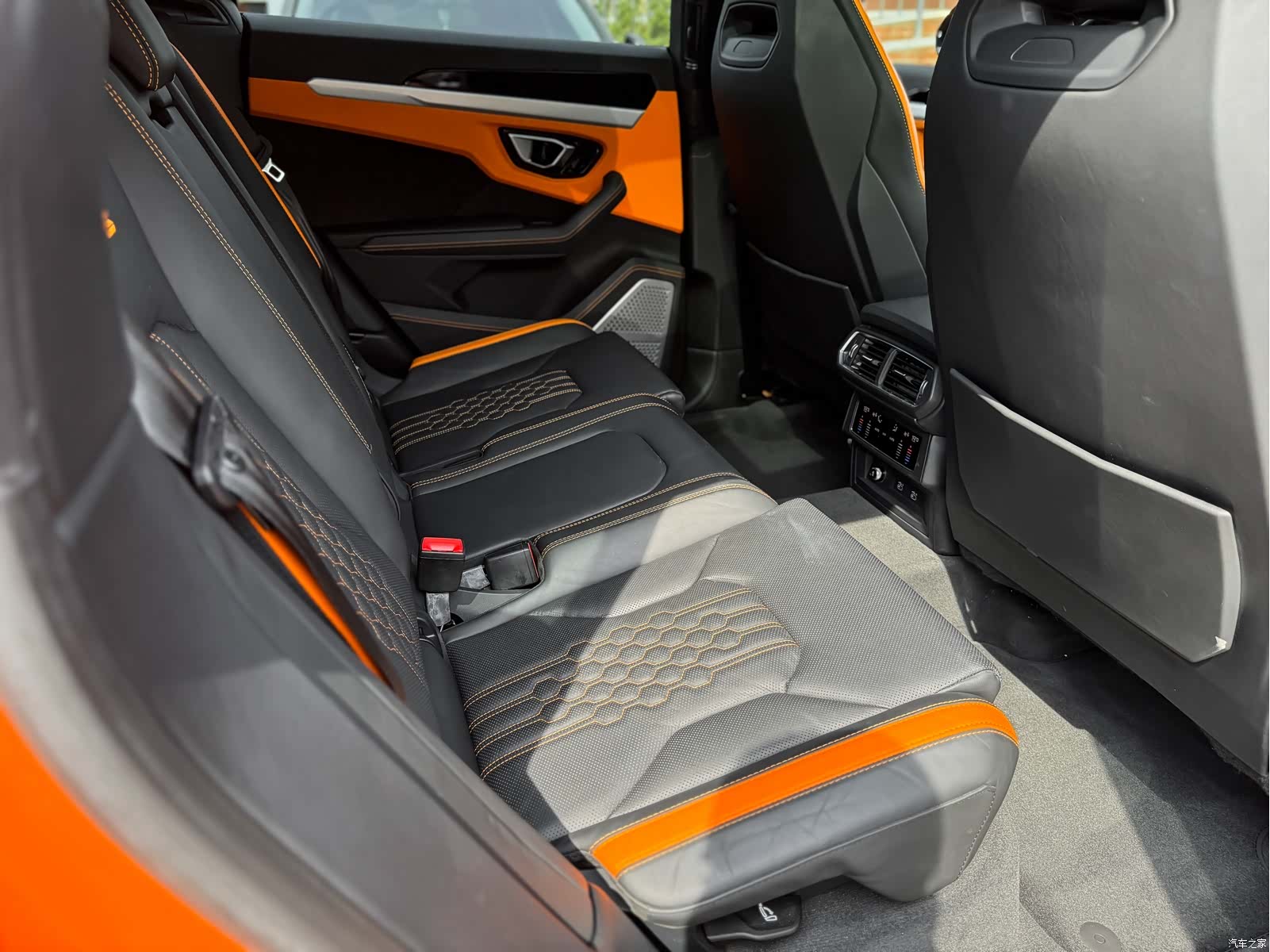 Lamborghini Urus, 2023 7