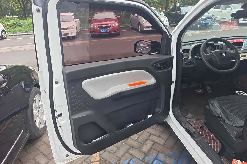 Wuling MINIEV, 2021 7