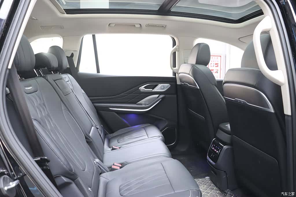Hongqi HS7, 2024 14