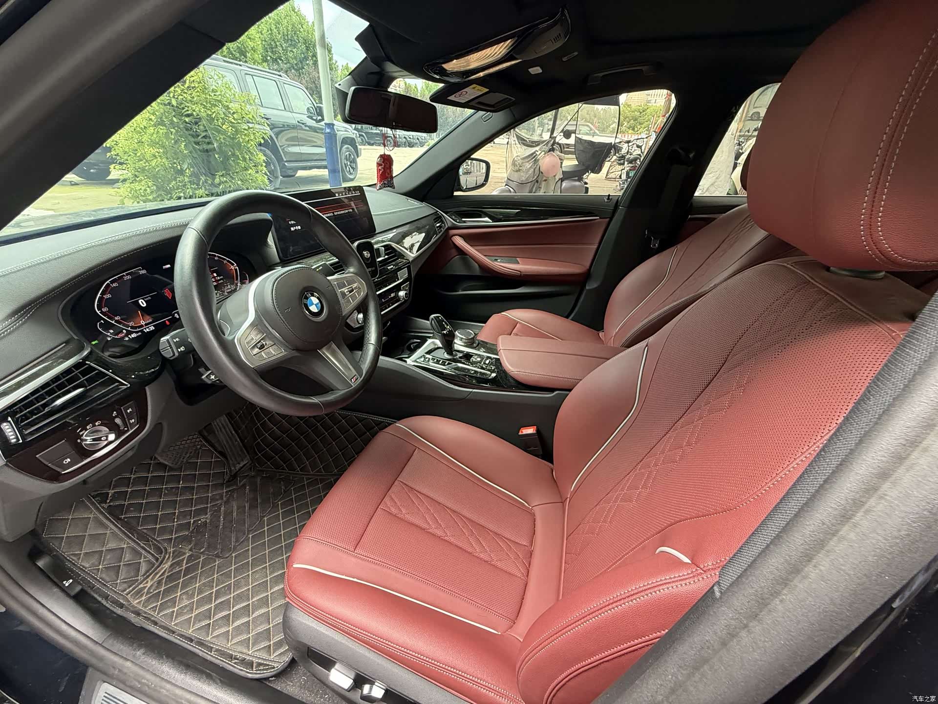 BMW 5 Series, 2023 14