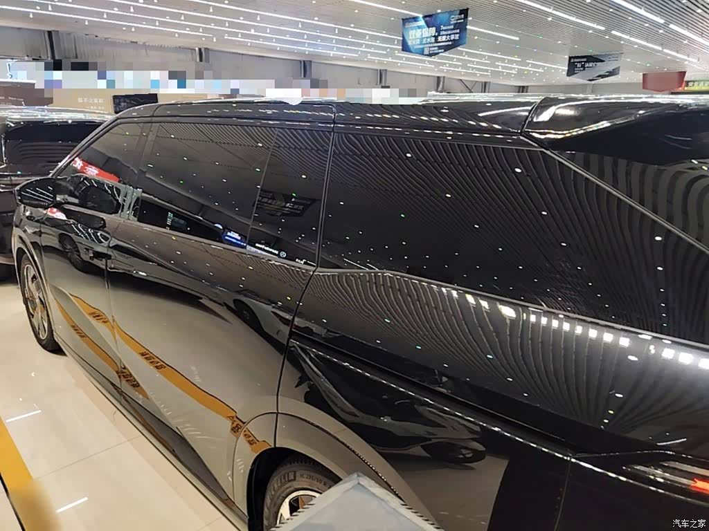 Xpeng X9, 2025 все фото
