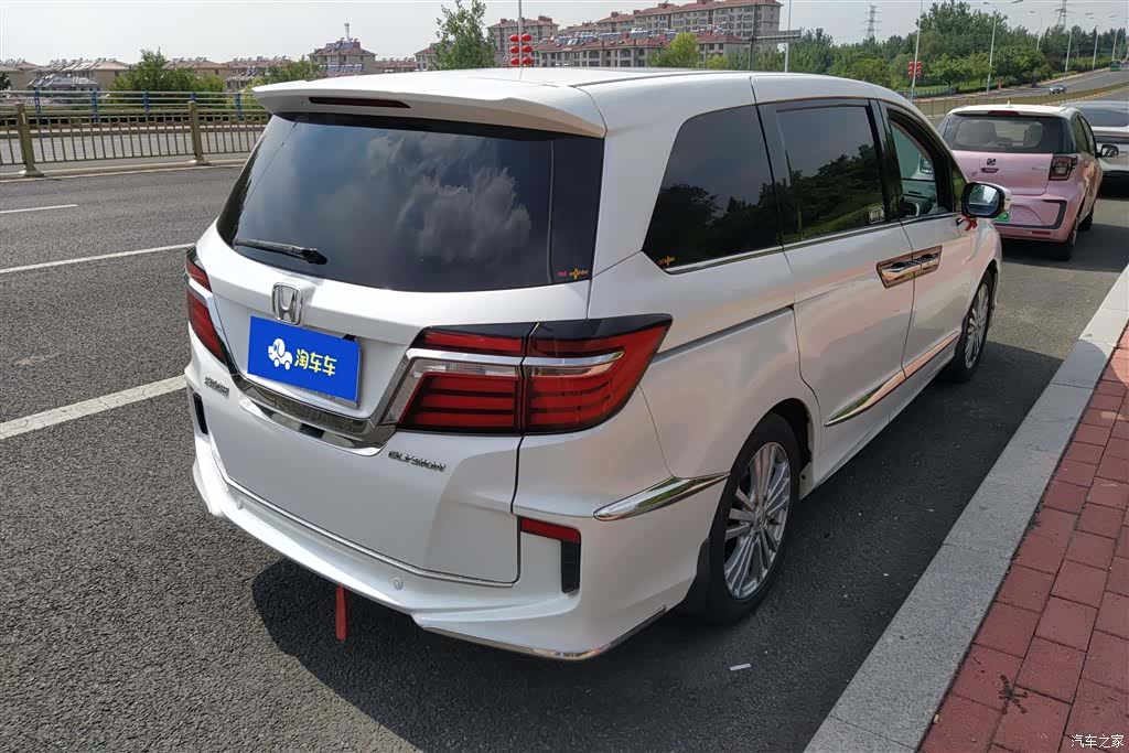 Honda Elysion, 2017 3