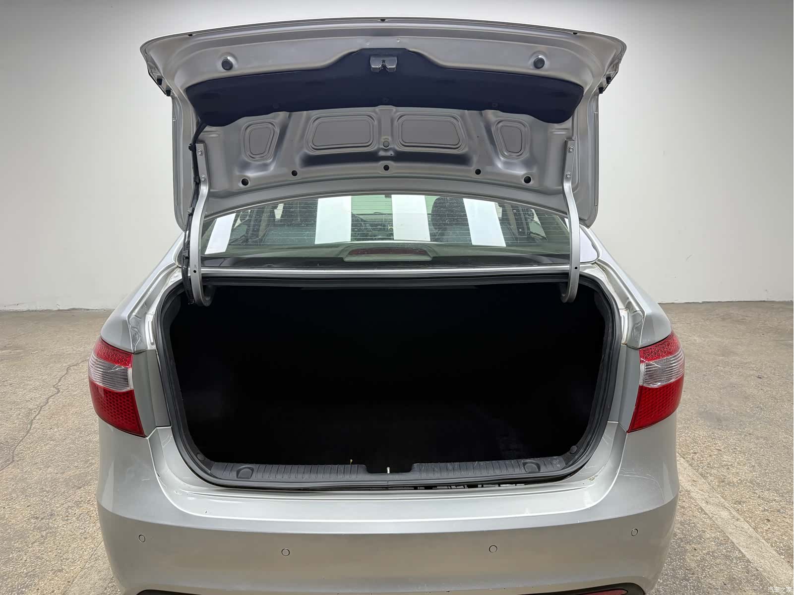 Kia K2, 2012 10