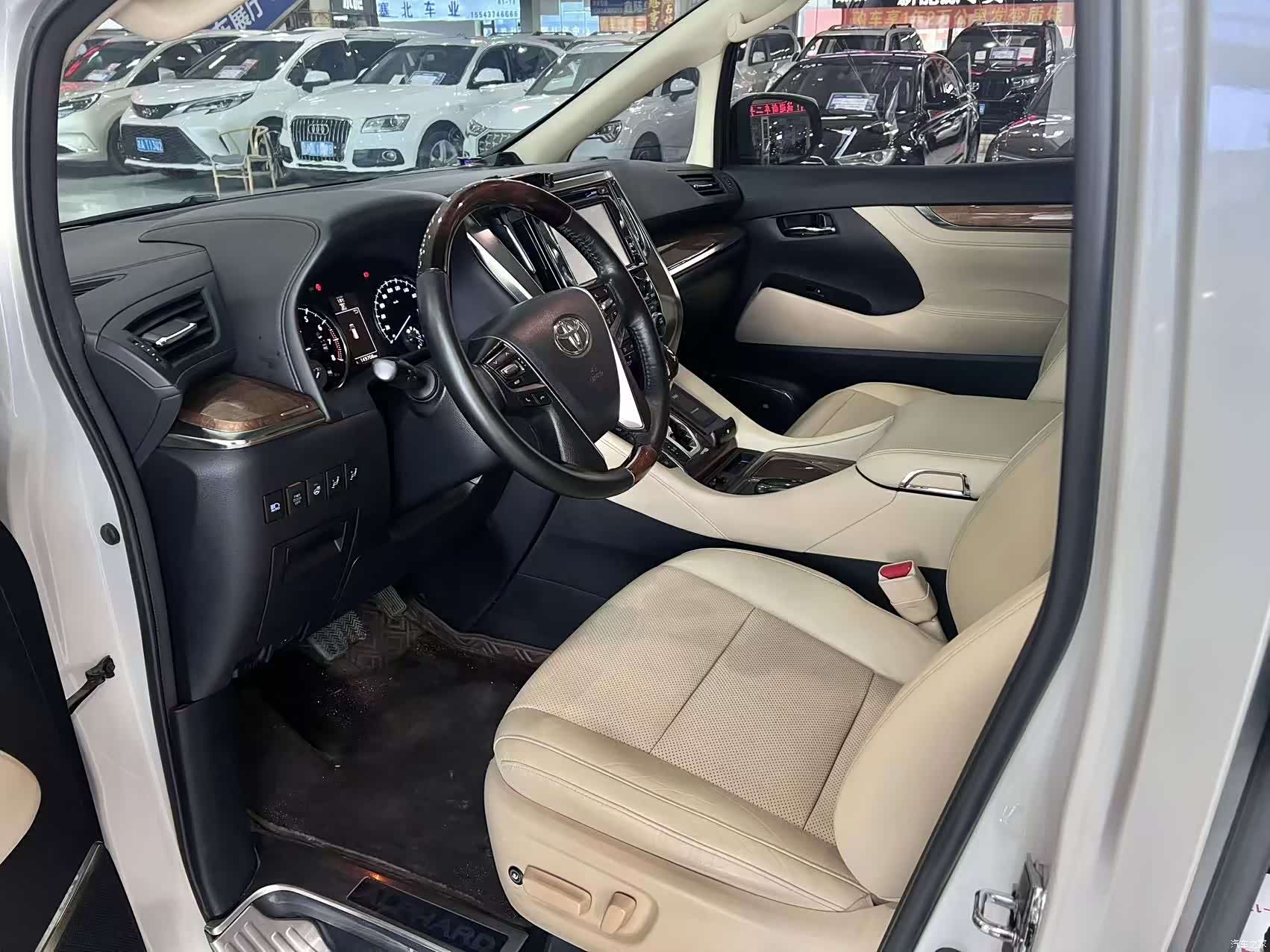Toyota Alphard, 2017 9
