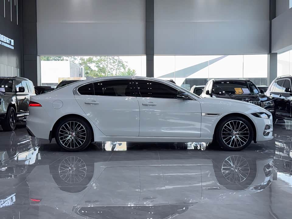 Jaguar XEL Jaguar XEL