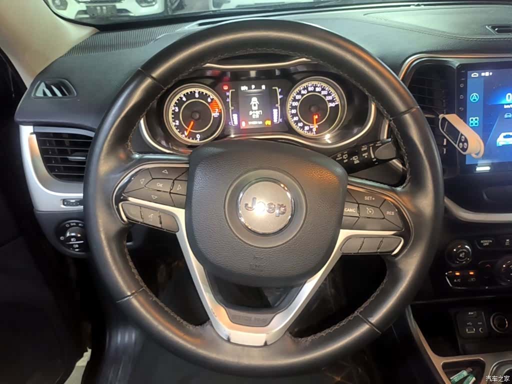Jeep Cherokee, 2016 11