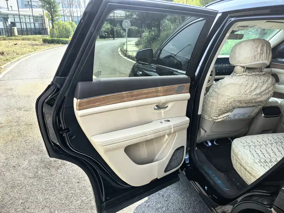 AITO Ask the world M7